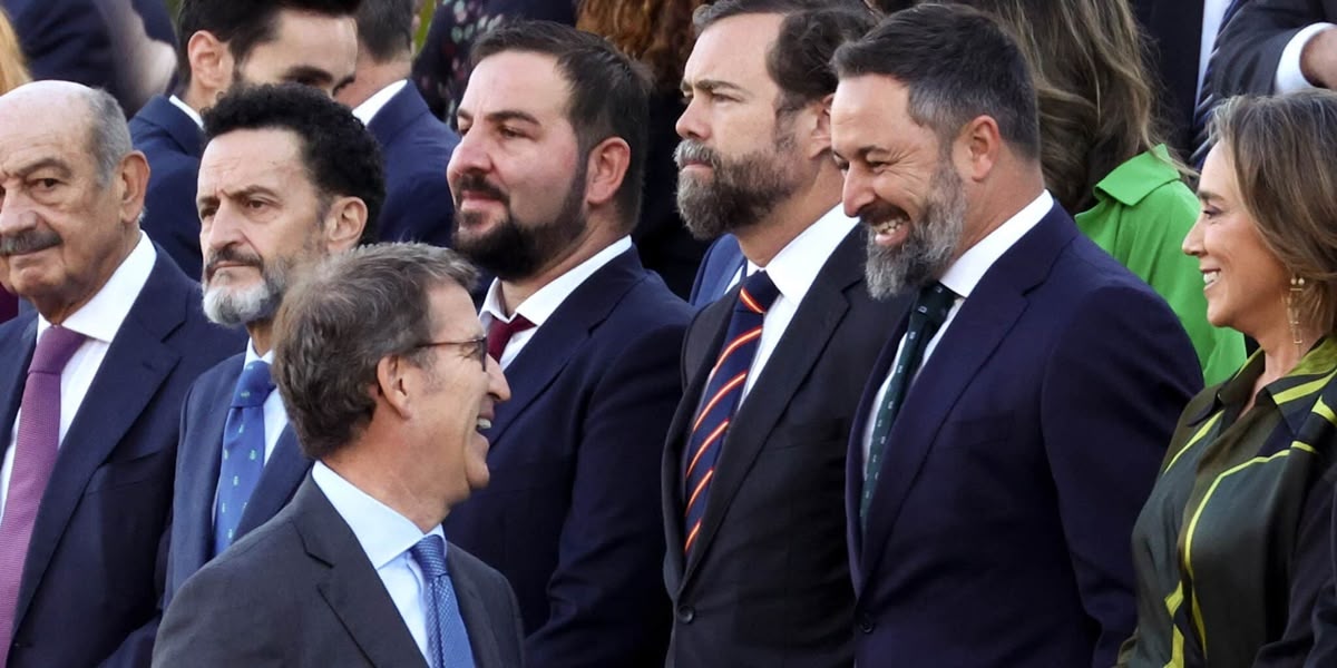 Foto portada: Alberto Núñez Feijoo i Santiago Abascal, en un acte institucional. 