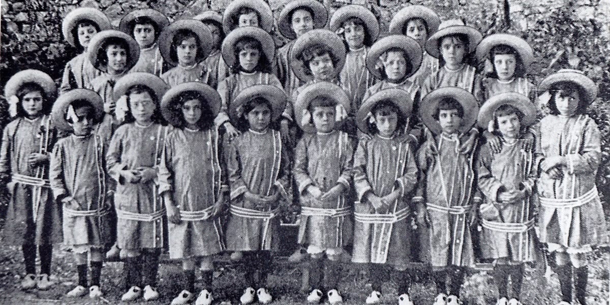 Primera colònia escolar de nenes (1914). MHS.