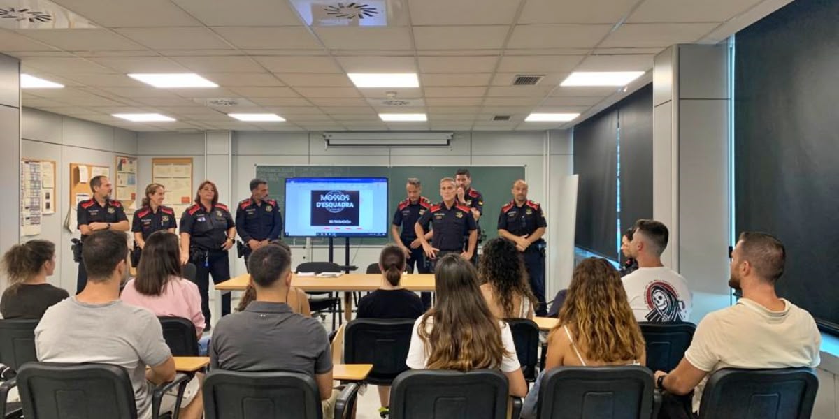 Nous agents en pràctiques dels Mossos a Sabadell. Autor: cedida.