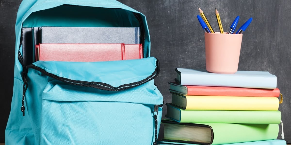 Foto portada: Imagen de <a href='https://www.freepik.es/foto-gratis/mochila-libros-boligrafos_5301971.htm'>Freepik</a>