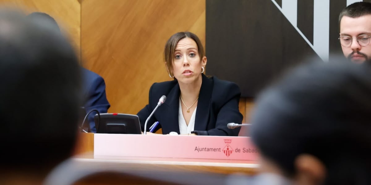 Foto portada: l'alcaldessa de Sabadell, Marta Farrés, a la sala de plens, aquest dilluns. Autor: David Jiménez.