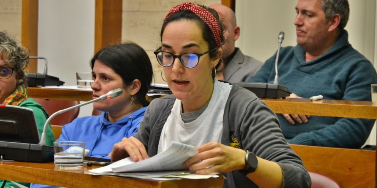 La regidora Anna Lara (Crida), al ple de febrer de 2023. Autor: J.d.A.