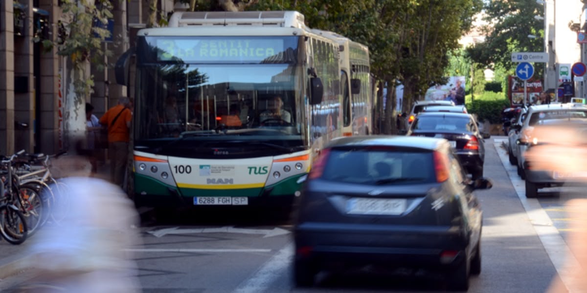 Un autobús de la TUS, al centre, en una imatge d'arxiu. Autor: David B.