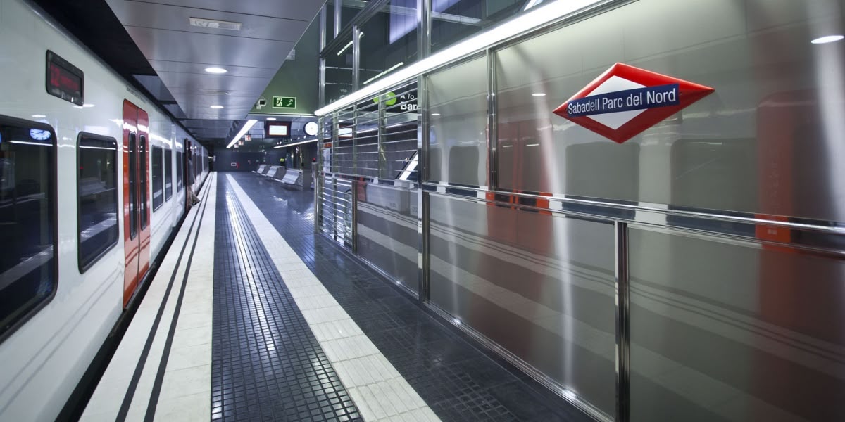 Foto portada: andana de l'estació Sabadell Parc del Nord, inici i final de la línia S2. Autor: FGC / X (Twitter).