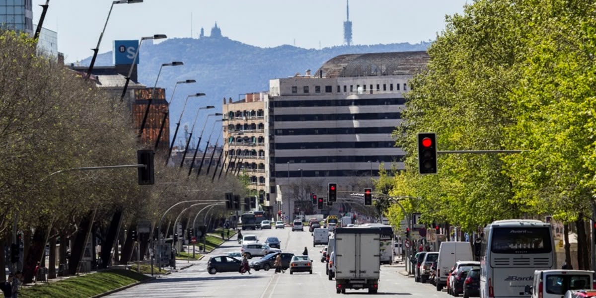 Foto portada: l’avinguda de Francesc Macià, fa un temps. Autor: M.Tornel.