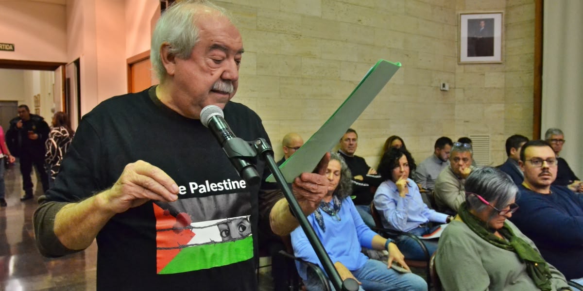 El president de la FAV, Manuel Navas, intervenint al ple. Autor: J.d.A.