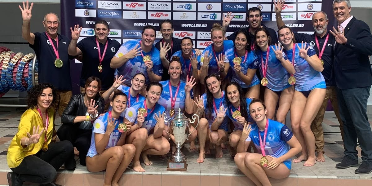 Foto portada: celebració de la Supercopa d'Europa a Budapest, que va guanyar l'equip femení del Club fa unes setmanes. Autor: CN Sabadell.