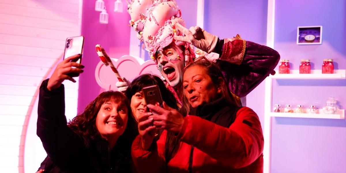 Foto portada: photocall amb el Llaminer. Autor: David Jiménez.