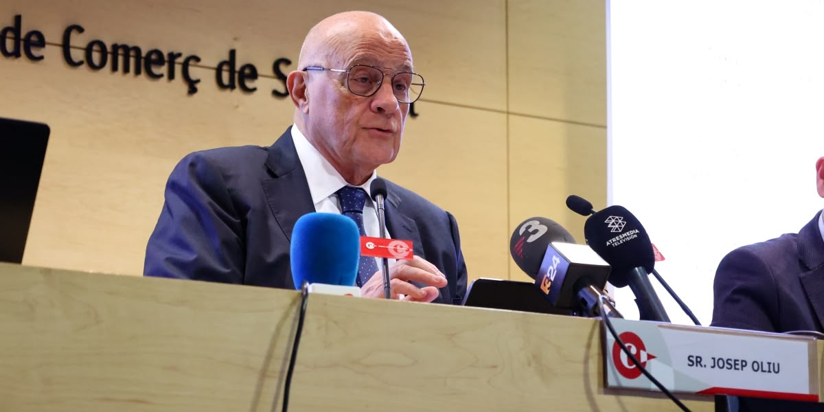 Foto portada: el president del Banc Sabadell, Josep Oliu, a la Cambra. Autora: Alba Garcia.