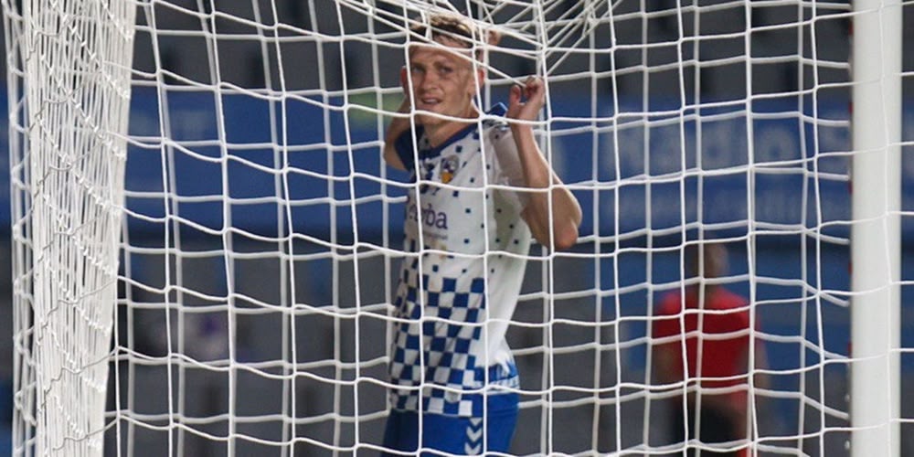 Vladys, lamentant-se durant el Sabadell - Arenteiro. Autora: Dihor. 