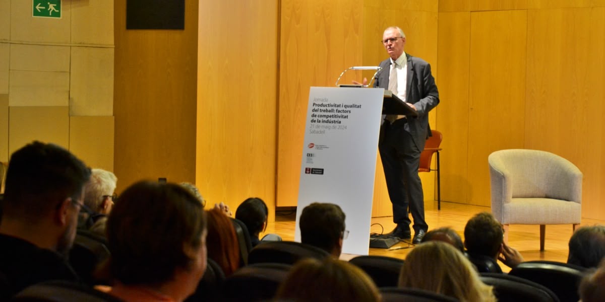 L'economista Antón Costas, durant la jornada organitzada a Sabadell. Autor: Jordi M.