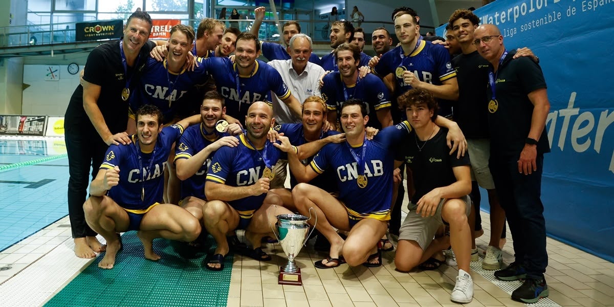 El campió de la lliga de waterpolo 2023-2024, l'Atlètic-Barceloneta. Autor: David Jiménez.
