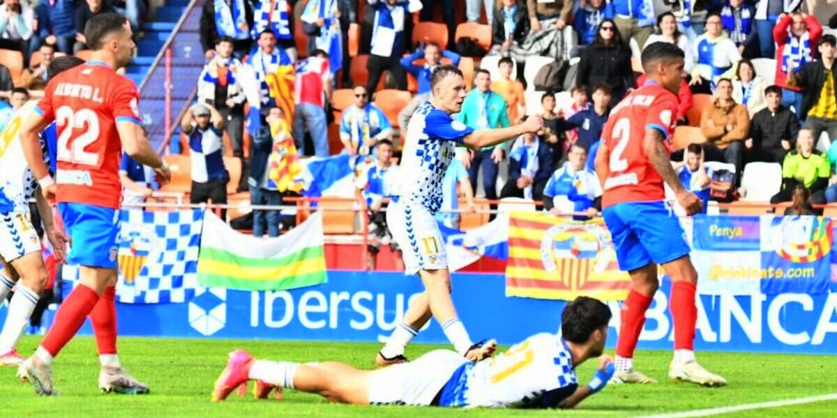 Vladys, en la celebració de l'1-1 davant el Lugo. Autor: CES via X