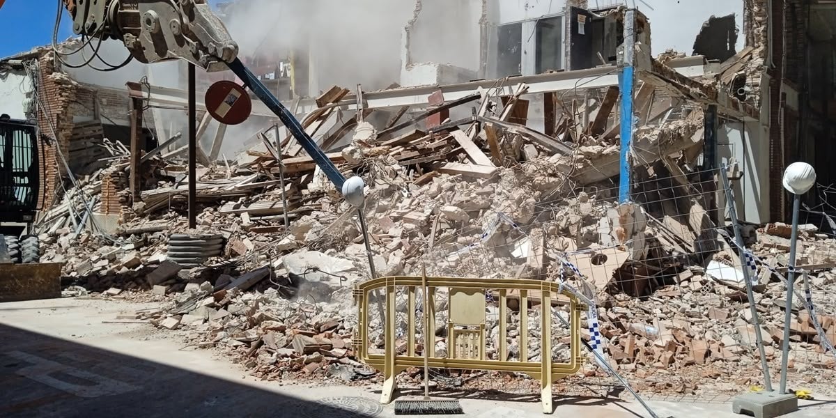 Demolició total de l'Obrera, el 2 de maig de 2024. Autor: A.Santamaría.