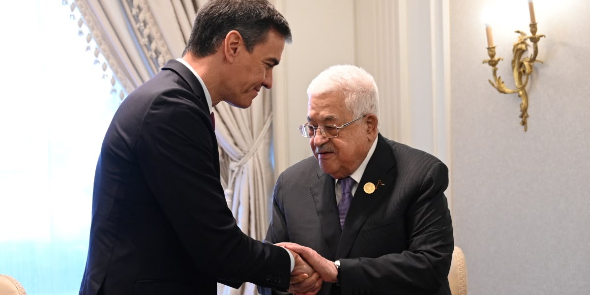 Pedro Sánchez i Mahmud Abbas. Autor: Pool Moncloa.