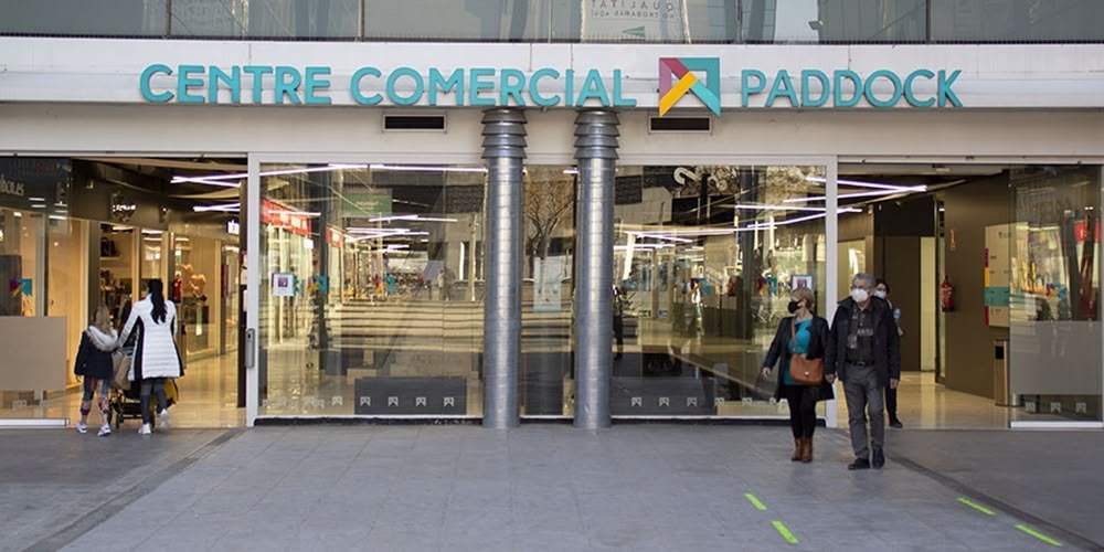 Foto portada: exterior del centre comercial Paddock, l'any 2022. Autor: Izan Vizuete.