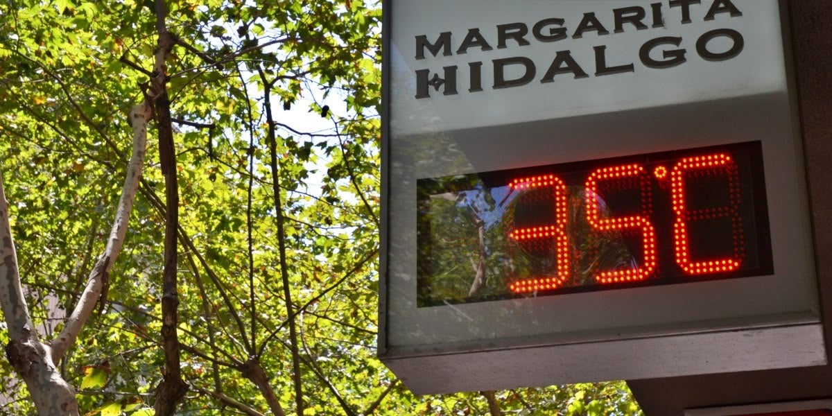 Un termòmetre, a la Rambla, aquest dilluns. Autor: J.d.A.