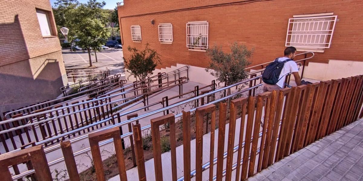 Les escales entre la plaça de Ròmul i Cifuentes, a Can Rull, fa uns mesos. Autor: J.d.A. 