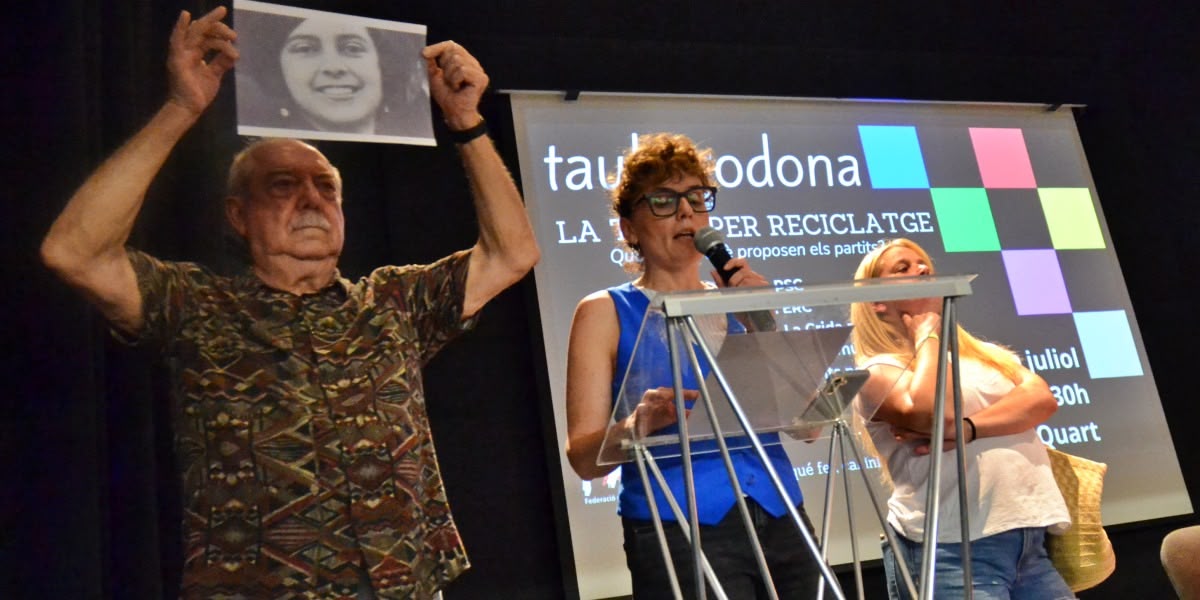 Foto portada: el president de la FAV, Manuel Navas, a l'esquerra. A la dreta, la protaveu de Vox, Nuria Acacio. Autor: J.d.A. 