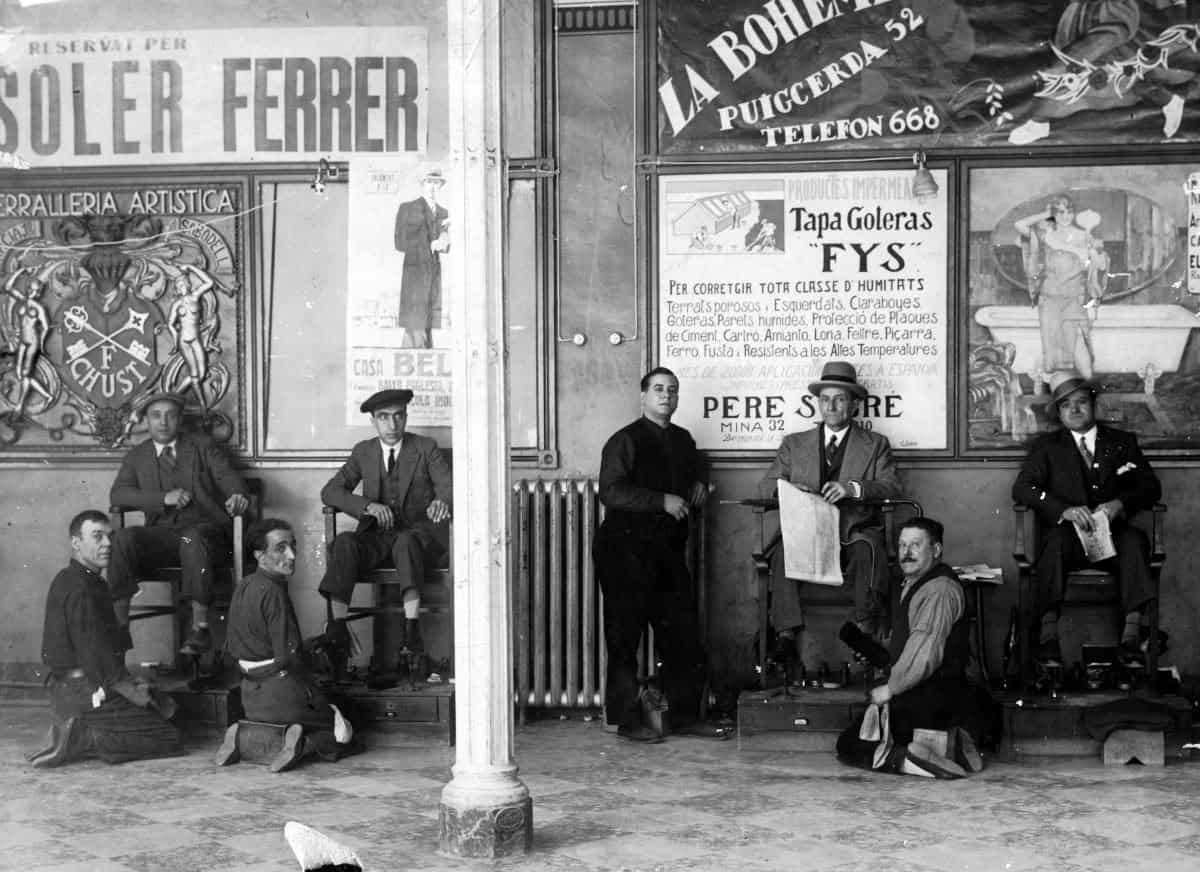 Girabotes al saló de l'Euterpe (any i autor desconegut). Font: Arxiu UES.