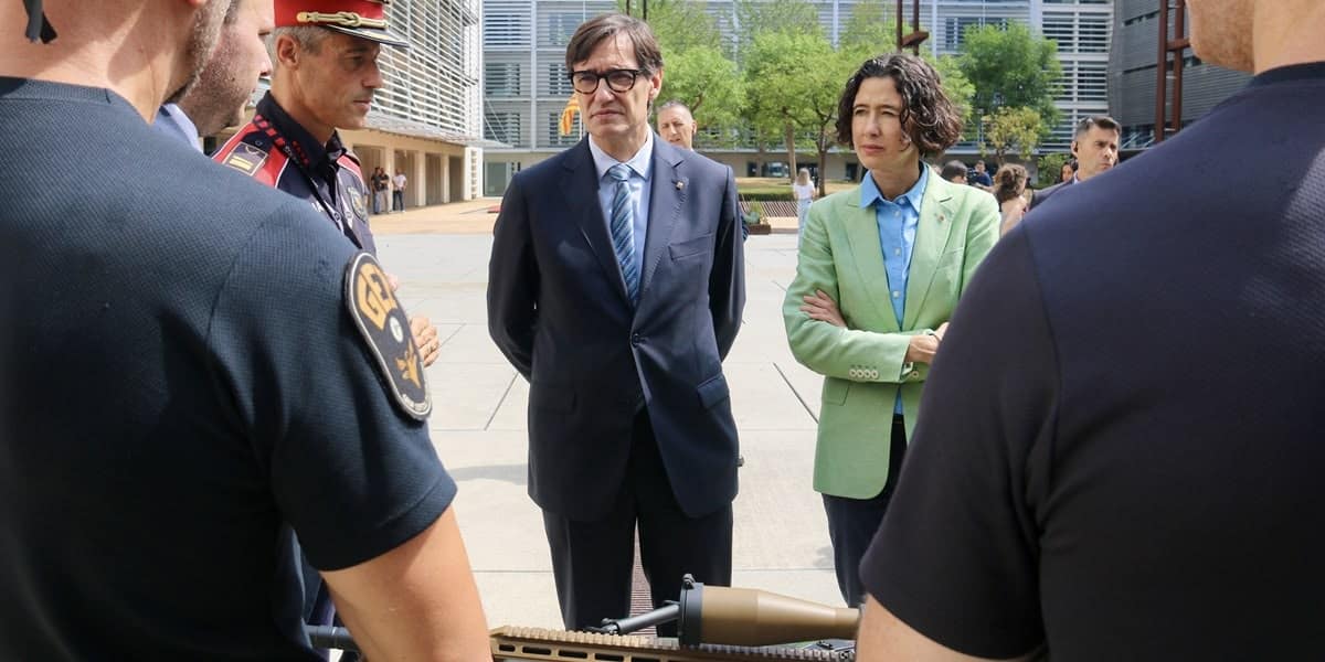 El president de la Generalitat, Salvador Illa, i la consellera d'Interior, Nuria Parlon, aquest matí. Autor: ACN.