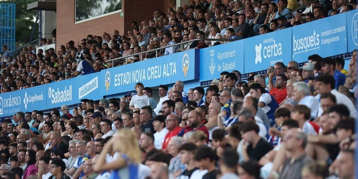 Bon aspecte de la tribuna. Autora: Dihor.