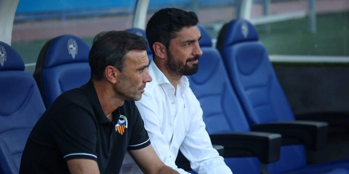 L'entrenador David Català amb el director esportiu Lucas Viale. Autora: Dihör