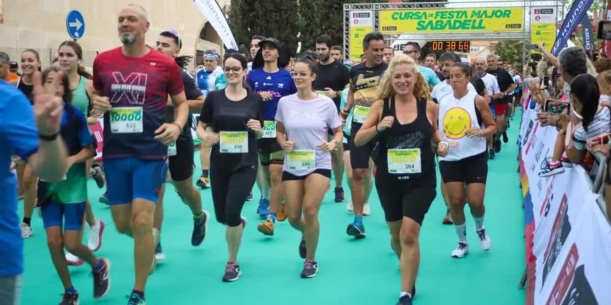 Foto de portada: Cursa popular de la Festa Major, l'any passat. Autora: Alba Garcia.