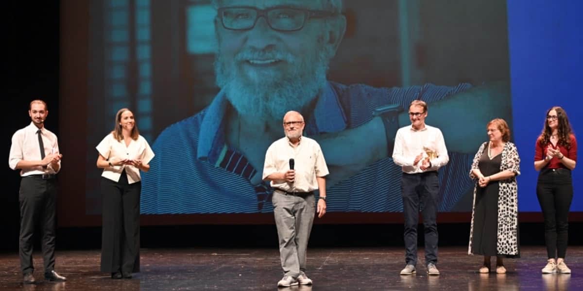 Antonio Garcia, rebent l'aplaudiment de La Faràndula. Autor: R.Benet / STA.