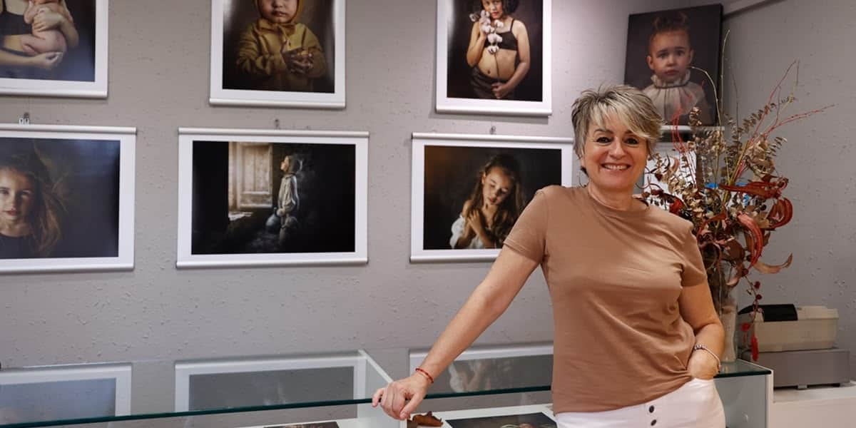 La fotògrafa sabadellenca Mari Carmen Gavilán, al seu estudi del carrer Sau. Autor: David Jiménez.