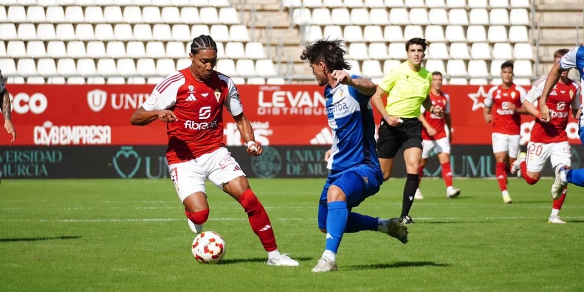 Foto: Acció defensiva de Pedraza. CE Sabadell, via X