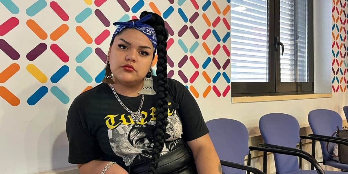 La rapera i activista maputxe MC Millaray, a l'oficina jove. Autor: Jordi M.