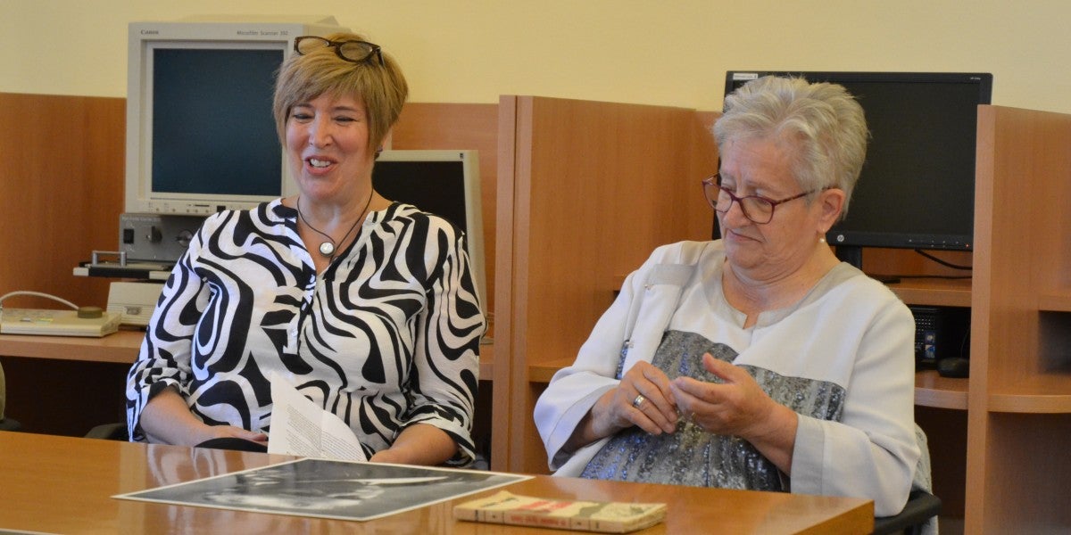 Pepita Sobré Aragay i Montserrat Graells Sobré, neboda i reneboda d’Amadeu Aragay Daví, a la trobada de familiars d'exiliats. Autor: Jordi M.