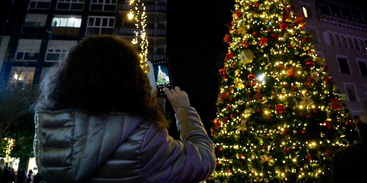 Foto portada: l'arbre de Nadal, l'any passat. Autor: David Jiménez. 