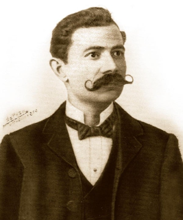 El coronel Carlos Escayola, de civil.