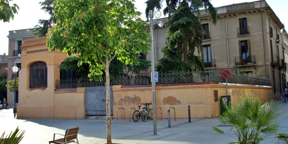 Foto portada: la Casa Grau. Font: Viquipèdia.