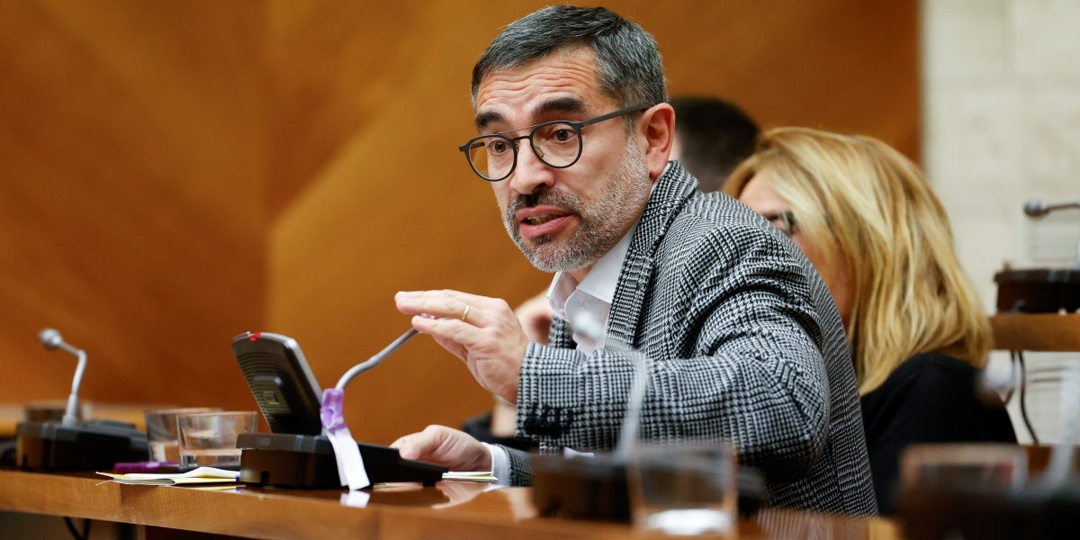 Foto portada: Fernàndez, al ple de novembre. Autor: David Jiménez.