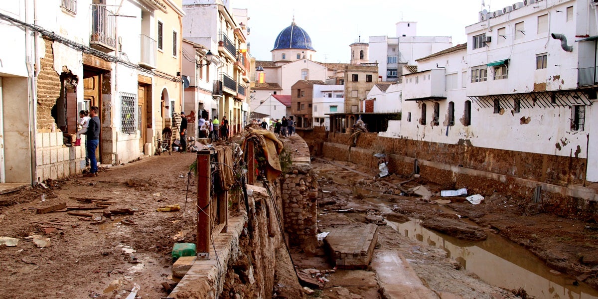 Foto portada: el municipi de Xiva, tres dies després de les inundacions. Autor: ACN.