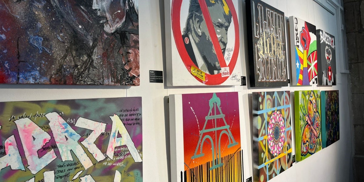 Alguns dels grafitis de l'exposició. Foto: Jordi M.