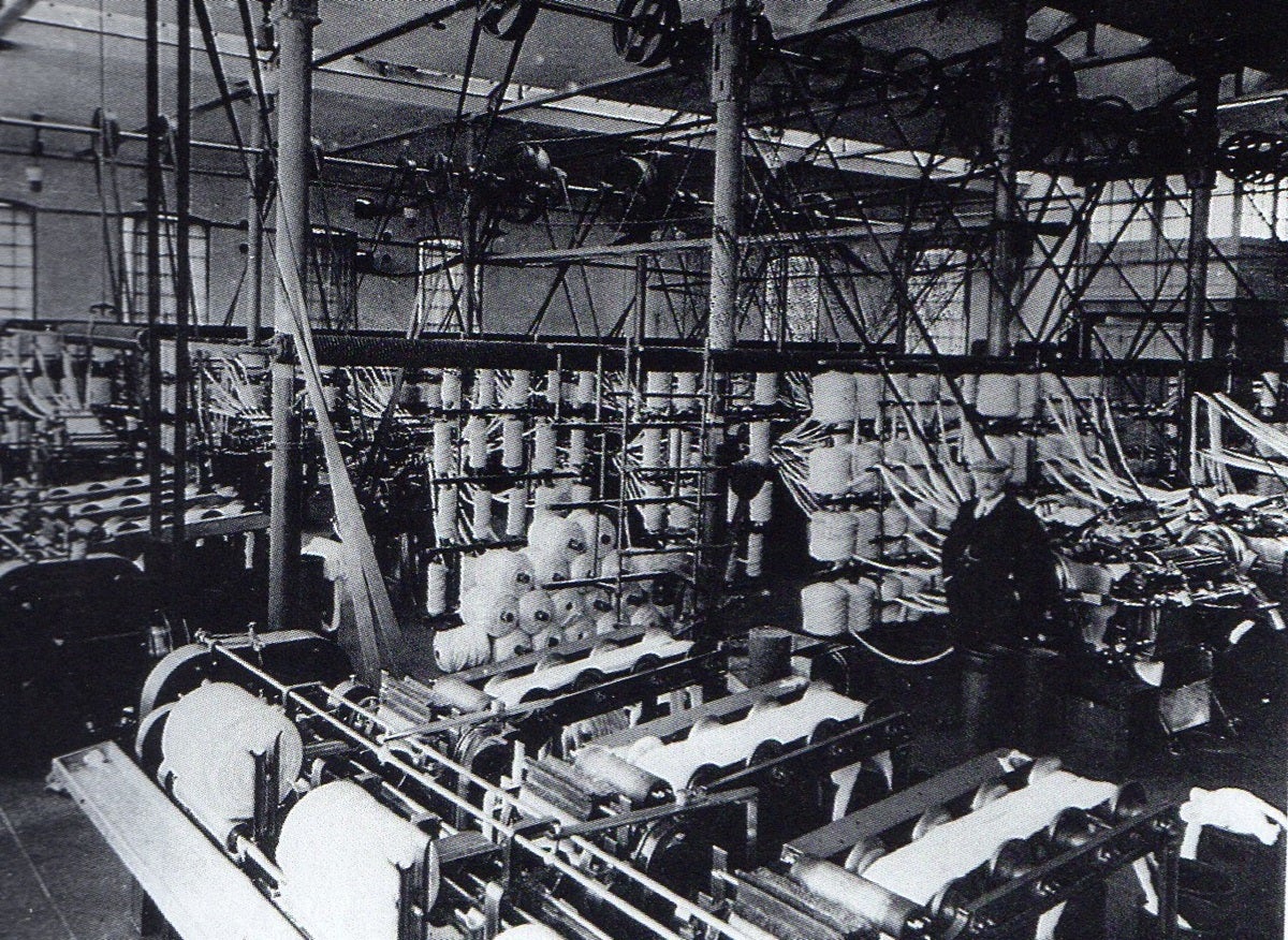 Can Quadres, secció de preparació de filats (1920 aprox,)/MHS