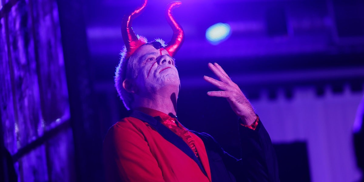 Un moment de l'estrena de 'La venjança dels Pahstorets', aquest divendres. Autor. D.Jiménez.