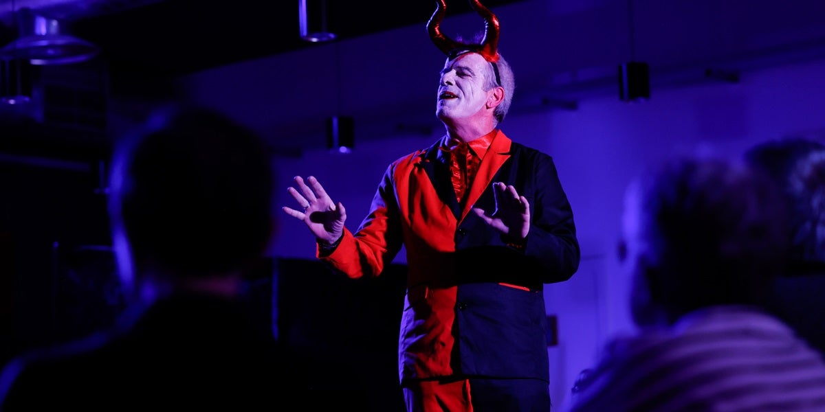 Un moment de l'estrena de 'La venjança dels Pahstorets', aquest divendres. Autor. D.Jiménez.