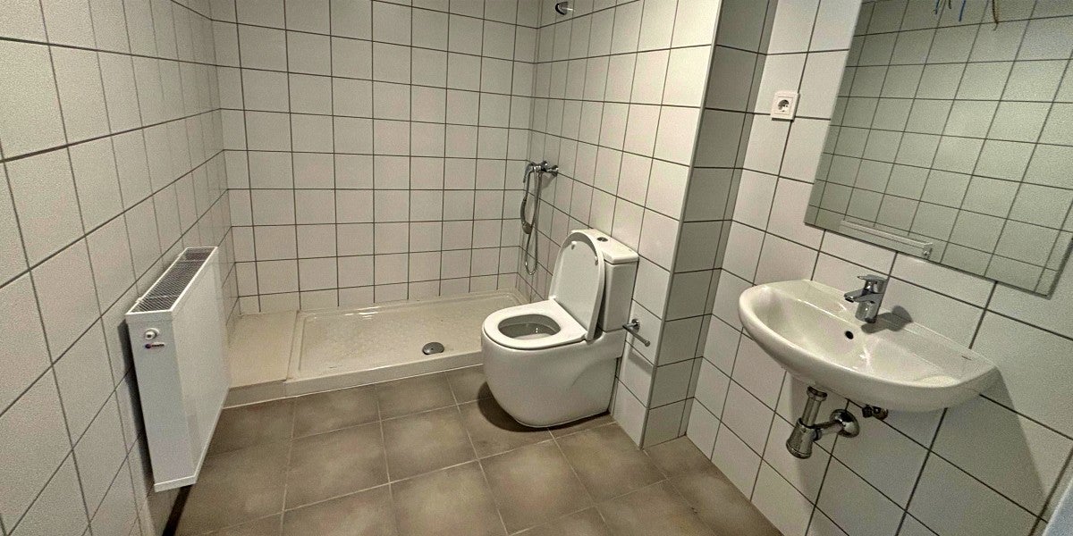 El lavabo d'uns dels pisos. 