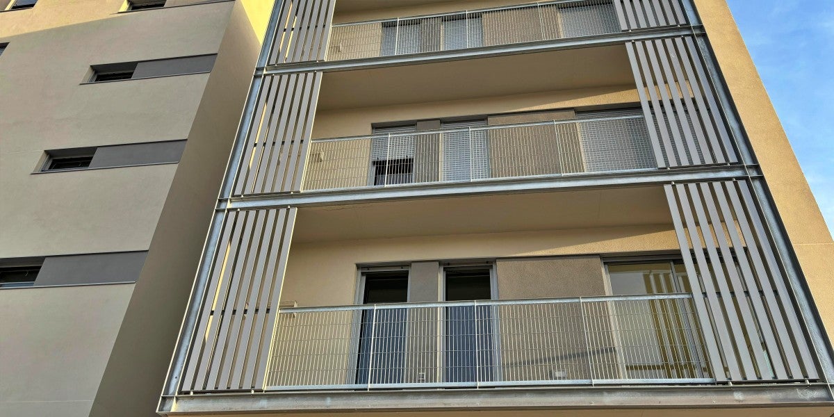 Exterior del bloc. Autor: J.d.A. 