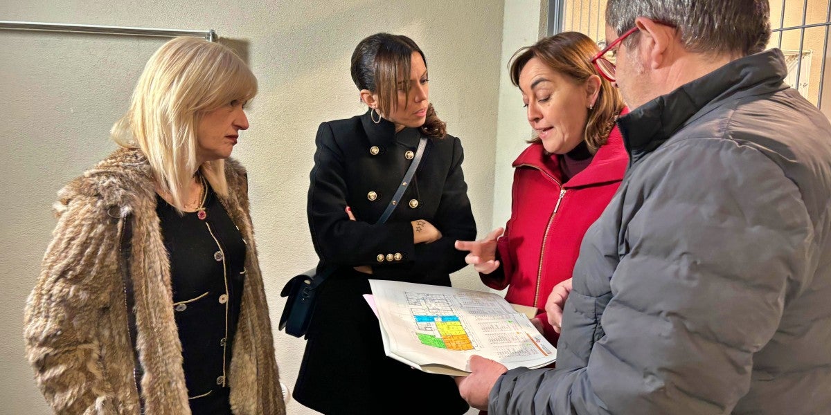 Farrés i Paneque, rebent explicacions sobre la promoció. Autor: J.d.A.