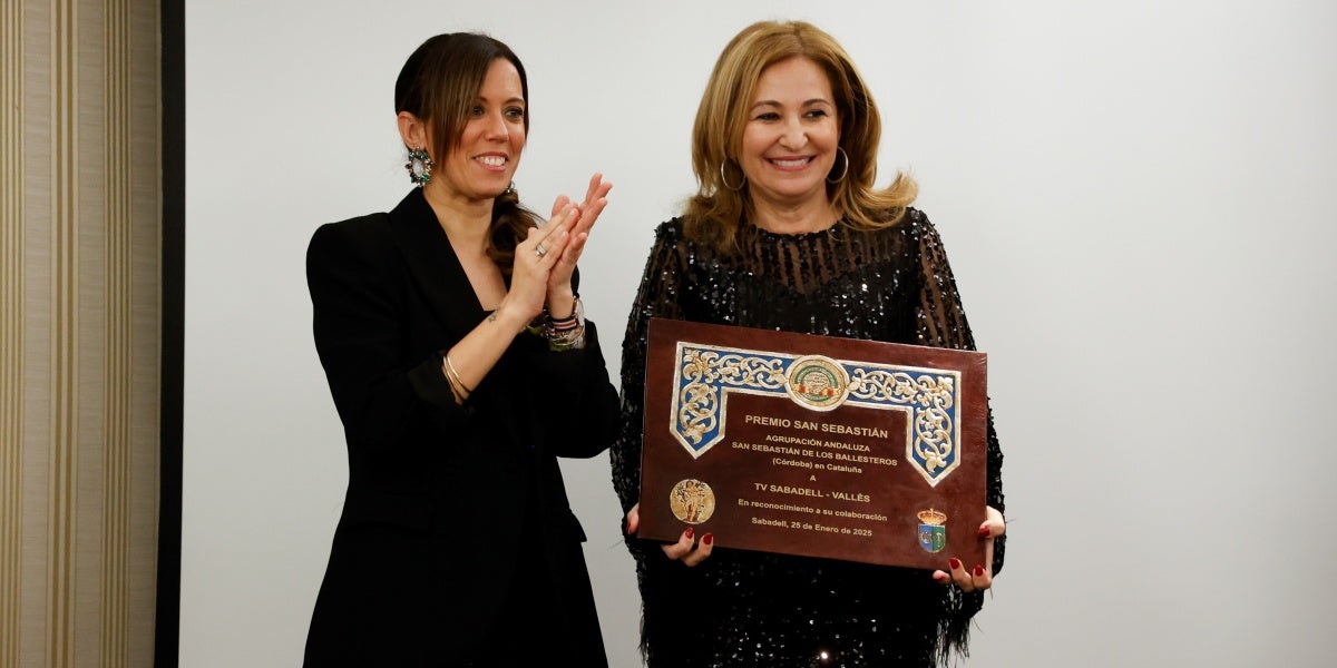 L'alcaldessa, Marta Farrés, i la directora de 'TV Sabadell-Vallès', Montse Costa. Autor: D.Jiménez.