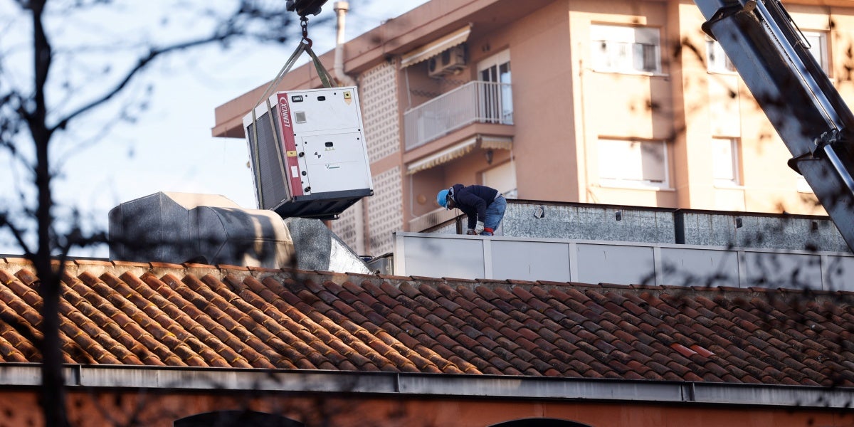 Exterior de la biblioteca Vapor Badia, tancada per obres des de desembre de 2024. Autor: D.Jiménez.