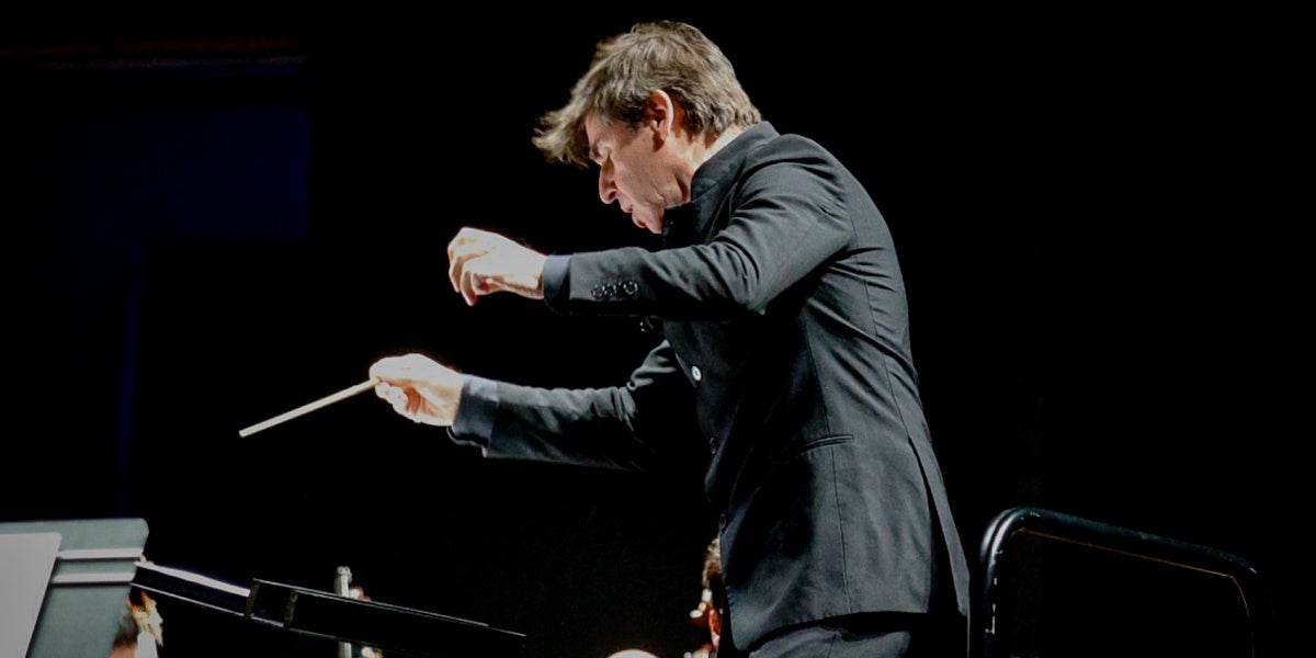 El director titular de l'OSV, Xavier Puig, en un concert, el 18 de gener de 2025. Autora: Dihor.