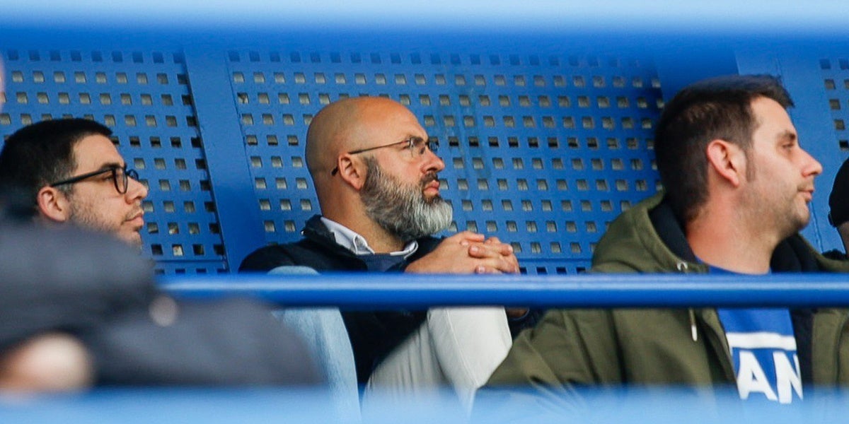 David Movilla a la graderia del Dani Jarque, a l'espera de ser confirmat com a nou míster. Autora: Dihör