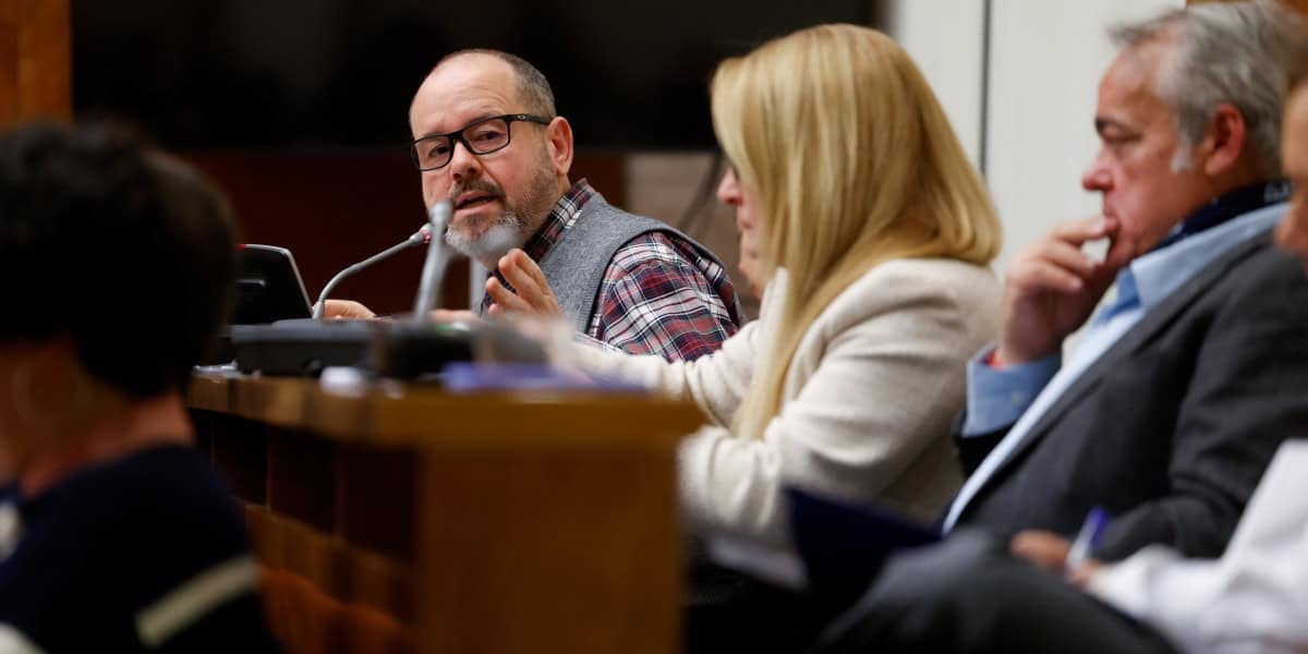 Foto portada: un moment del ple municipal de Sabadell del febrer de 2025. Autor: D.Jiménez.
